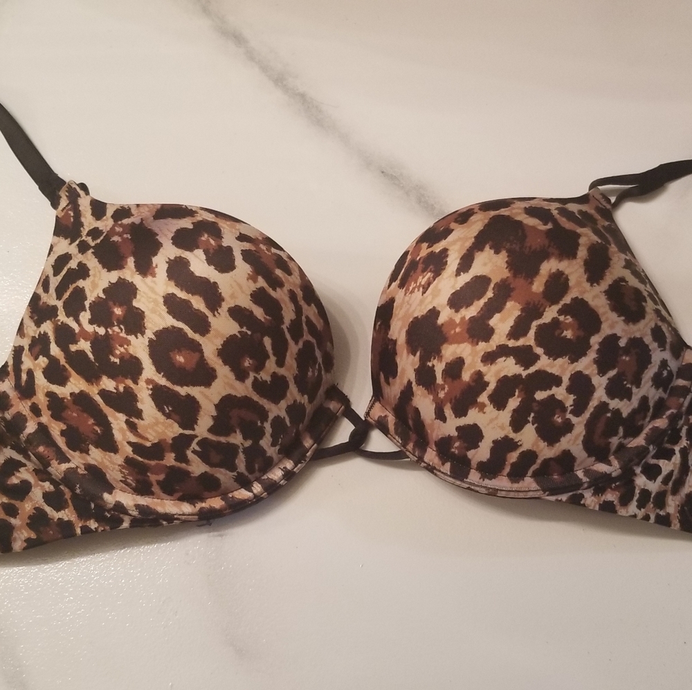 Victoria's Secret Miraculous Plunge Bra size 34B.